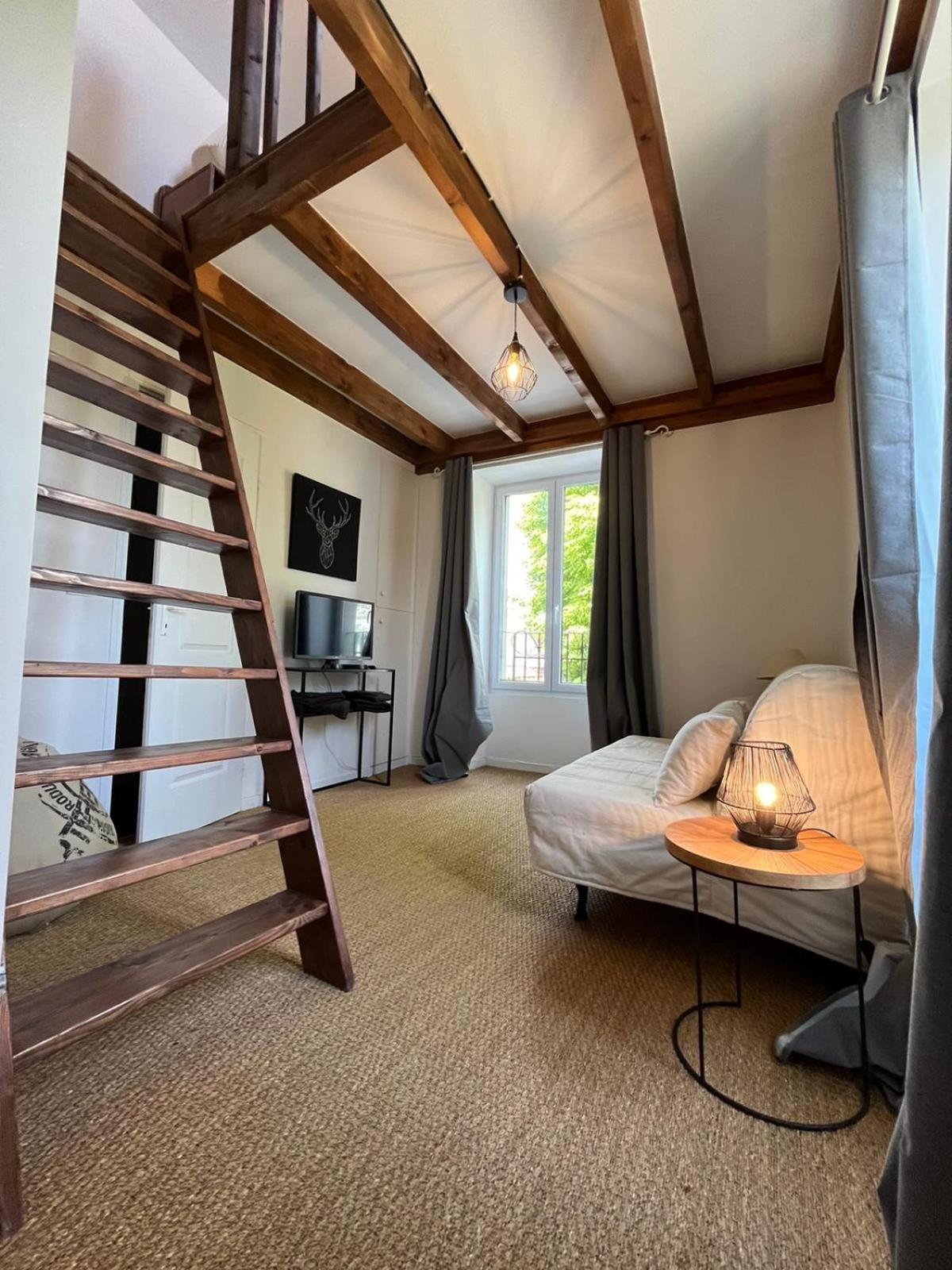 Les Ecuries Bed & Breakfast Recloses Exterior photo